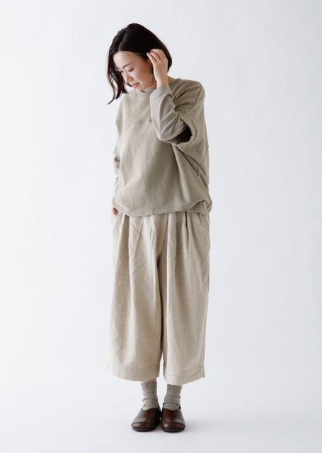 タックパンツ