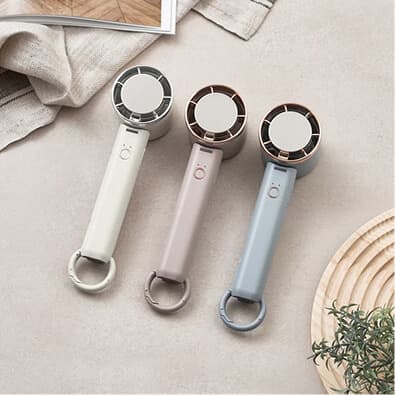 【商品写真】ペルチェ冷却機能ハンディファン カラビナ付