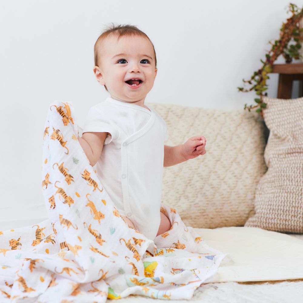 aden+anais（エイデンアンドアネイ）【日本正規品】モスリンコットン おくるみ 3枚セット year of the tiger 3-pack classic swaddles【数量限定！2022年の干支のトラ柄】 【ボックス入り】