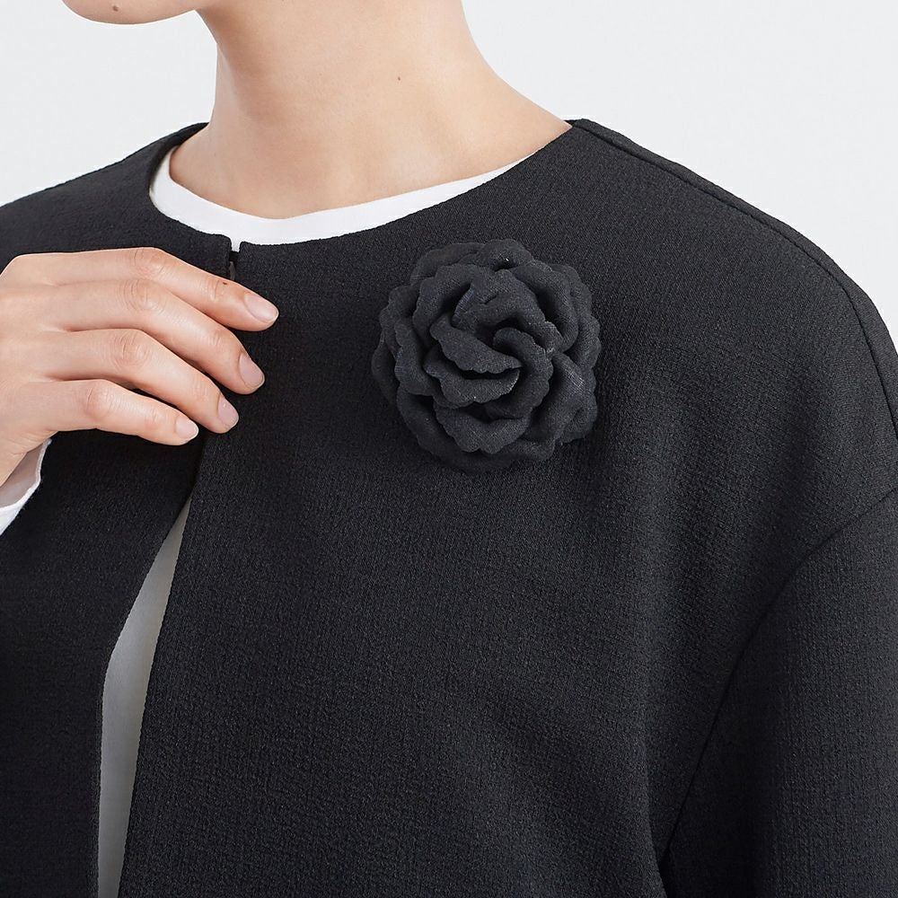 ニュアンスカラーのシックなコサージュ un cinq（アンサンク） Linen Corsage Rose リネン コサージュ バラ