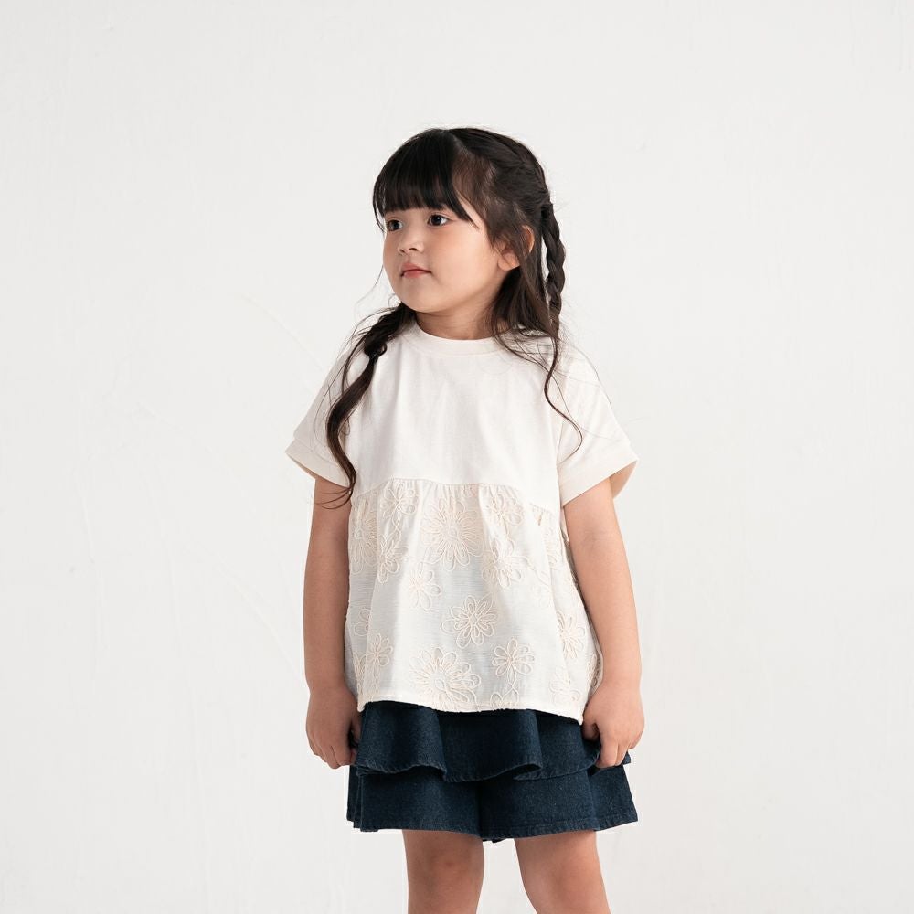 ayamekko　フリルスタイ 2026SS】FRENCH Aming（フレンチアミング）コード刺繍フリルTシャツ
